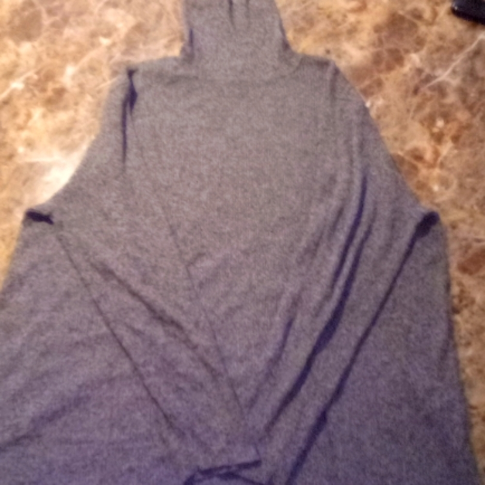 XL Black And White Long Sleeve Turtle Neck